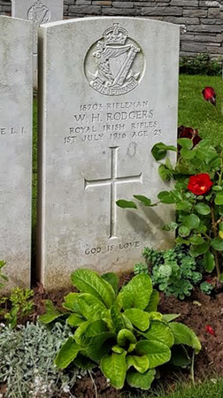 Photograph of war grave at Thiepval Memorial, the Ulster Tower